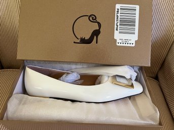 Tanaoen Flat Shoes New In Box Size 7.5 - K39