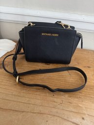 Michael Kors Selma Messenger Cross Body