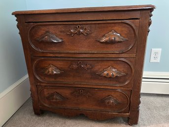 Victorian East Lake Chest Of 3 Drawers On Casters - UBC1