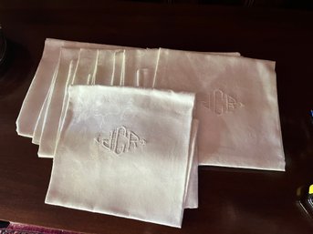 8 Monogramed Dinner Napkins - DR21