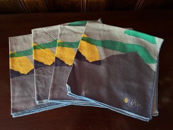 Four Vera Napkins -dR22