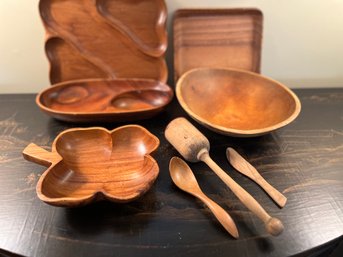 Wooden Hostess Collection Of 8 Pieces Including Monkey Pod And Pecan Woods  - Lv19