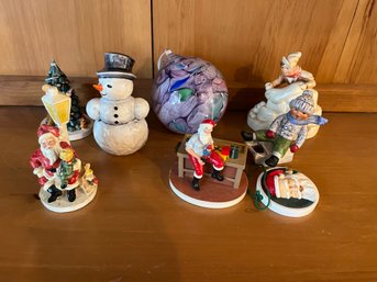 Sebastian Christmas Miniature And Assorted Holiday Items - 8 Piece Lot - Lr44