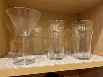 5 Tumbler Glasses And Two Martini Glasses - K5
