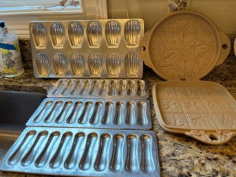 Two Clay Shortbread Molds And 4 Unique Aluminum Molds - Lr72
