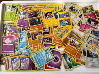 POKEMON Trading Cards 169 Pc