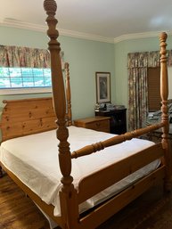 Four Poster Knotty Pine Queen Bed - Bd1
