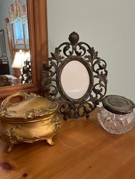 Vintage Oval Frame With Two Trinket Boxes - One Etched Class And One Felt Lined - Bd8