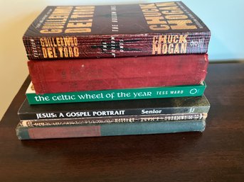 Lot Of 5 Books Includes The King Of Beacon Hill - Bd27