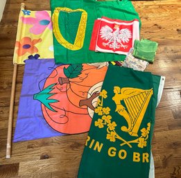 Wooden Flag Pole With 7 Flags - FF20