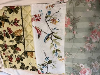 3 Printed Tablecloths: Green Floral, White With Birds, Green Grapes -bd39