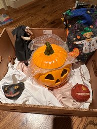 Halloween Themed Decor - UH4