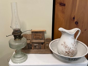 Antique Oil Lamp, Pitcher And Basin With Decorative Plaque - BD3e