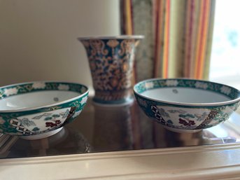 3 Porcelain Items - 2 Asian Decorated Bowls And One Vase - 2Den7