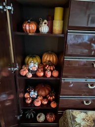 Pumpkins And More Pumpkins -2Den27