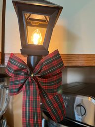 Tall Christmas Street Light For Caroler Dolls, Etc. -p8