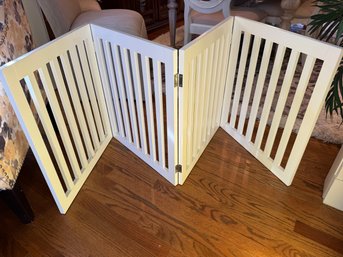 Four Panel White Wooden Dog Gate - Lv8