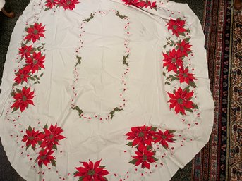 Bright And Cheery Vintage Oval Poinsettia Table Cloth - P19