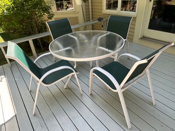 4 Lightweight White/green Mesh Chairs And Patio Table - O1