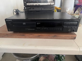 Sony CDP-291  Single Compact Disc Player .. 1992 .. Great Condition