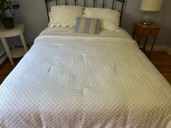 Lovely Queen White Comforter With 2 Pillow Shams