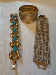 Aqua Cache Bracelet, Crystal Mesh And Gold Tone Stretch Bracelet ..1