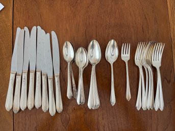 WM Rogers Flatware Set - D14