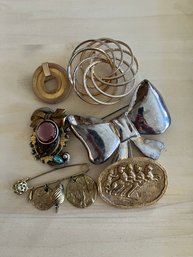 6 Vintage Costume Pins-j14