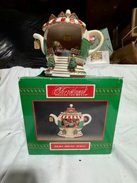 House Of Lloyd Holiday Hideaway Musical