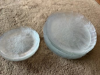 Magnolia Glass Service For Eight Luncheon/Salad And Dinner Plates