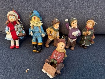 Great Collection Towns People And Dorothy And Scare Crow Ornaments