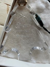 Light Up Glass Ornament Friends Decorate The Holiday With Love