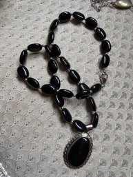 Oval Onyx And Sterling Silver Pendent Necklace, Approx 18' Danbury Mint