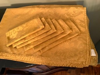 Gold Rectangular Table Cloth And 8 Matching Napkins