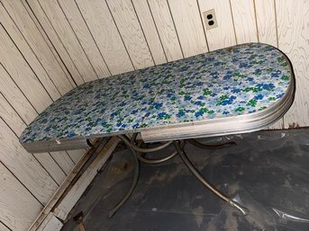 1960's Vinatge Kitchen Table Blue Floral Top