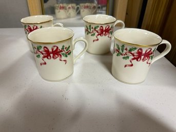 Four Lenox Accent Collection Holiday Mug Ribbon & Holly Gold Trim