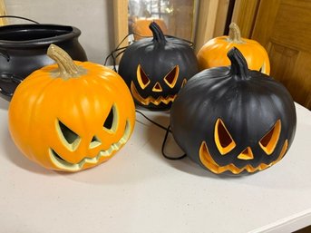 Four Halloween Pumpkins Illuminated And Candy Cauldron!