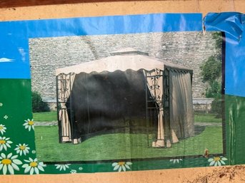 10' X 10' Screened Gazebo With Privacy Screens NIB
