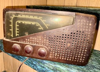 Incredible Zenith AM FM Radio In Original Box With Instructions!