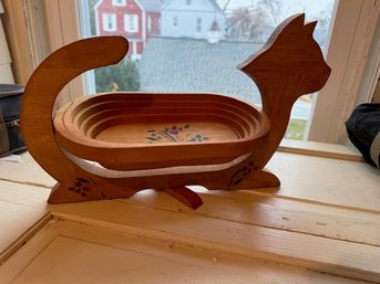 Wooden Cat Basket/trivet