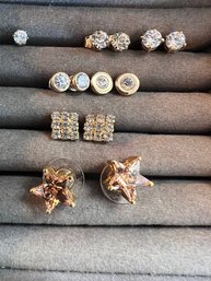 GROUP OF 6 SWAROVSKI CRYSTAL STUD EARRINGS (1 SINGLE)
