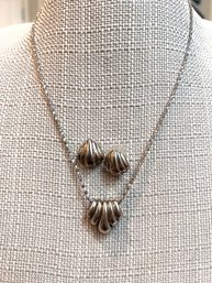 Set Of Shell Shaped Sterling Silver Pendent Necklace And Earrings