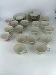Two Sets Of Occupied Japan Tea Cups And Saucers Floral Motifs 16 Total 10/6