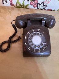 Chocolate Brown Retro Rotary Dial Table Telephone
