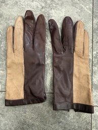 A Pair Of Two Tone Leather Gloves Size 8