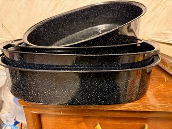 Two Sets Of Oval Granite Ware Roasting Pans/Lids