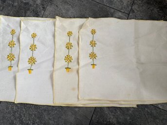 A Set Of 4 Embroidered  Placemats, See All Photos