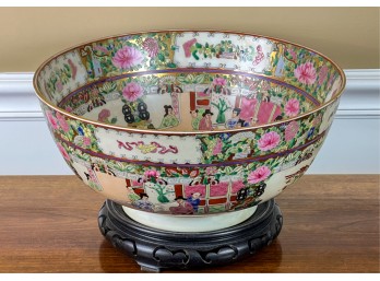 ROSE MEDALLION STYLE DECORATIVE PUNCH BOWL