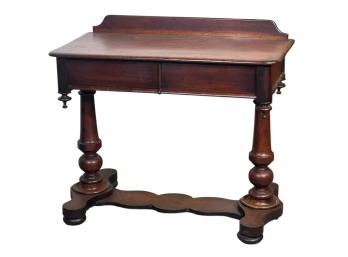 VICTORIAN MAHOGANY DESK