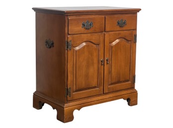 ETHAN ALLEN COLONIAL REVIVAL ROCK MAPLE NIGHTSTAND